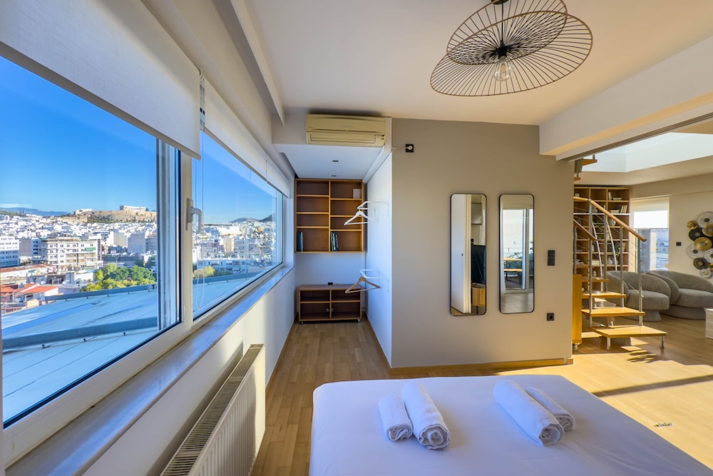 Acropolis Sky Retreat Jacuzzi 3BR Maisonette