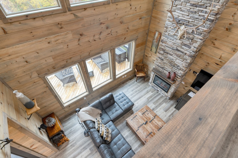 Rambling Ridge Lodge Endless Amenities Fun Indoor Pool Hot Tub A Arcade Game Room
