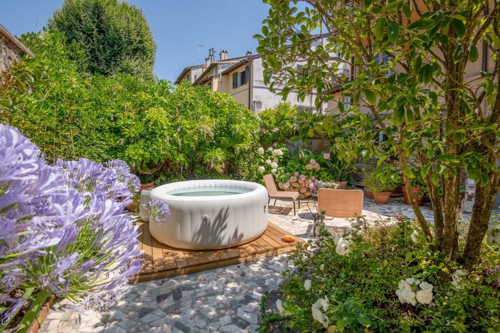 The Garden Lodge in Lucca