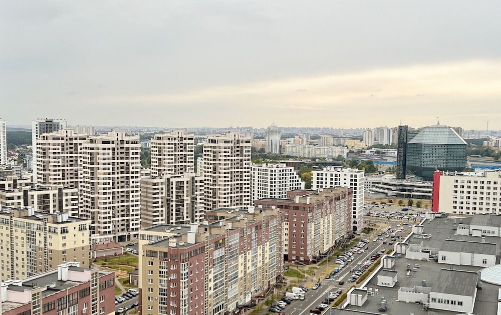 Designer Apartments near Dana Mall