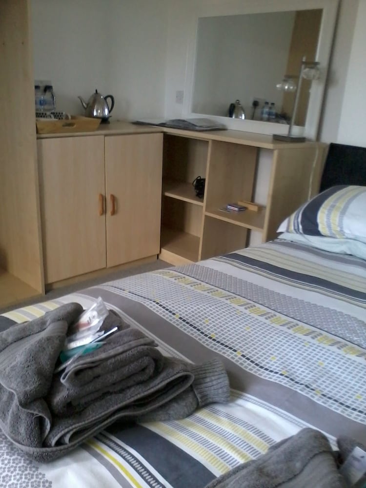 Barnes's Rest Bed & Breakfast & Caravan