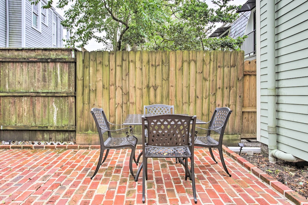 Inviting Uptown New Orleans Apt: Perfect Location!