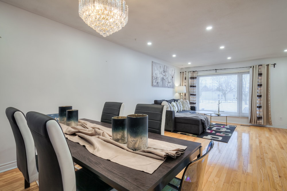 Spacious Breathtaking 4br Villa in the heart of Toronto