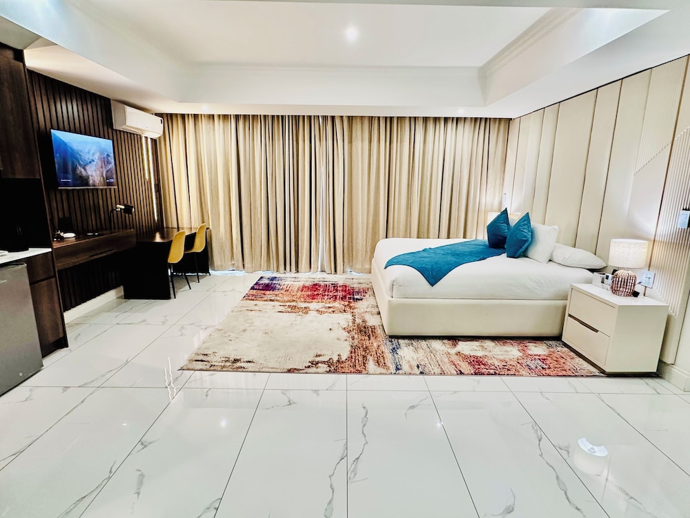 H & H Boutique and Spa