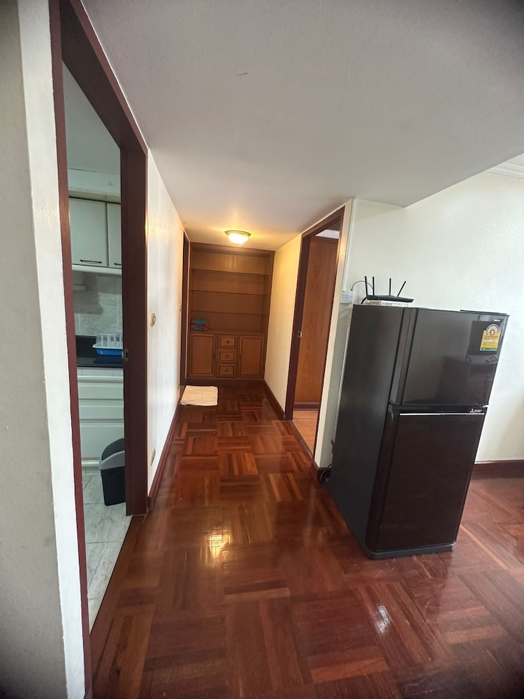 Omni Tower Sukhumvit Nana - Direct