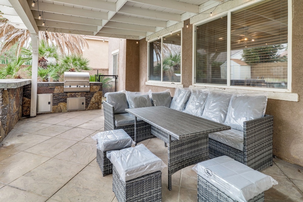 Pool, Patio & Games! Suburban Home in Palmdale