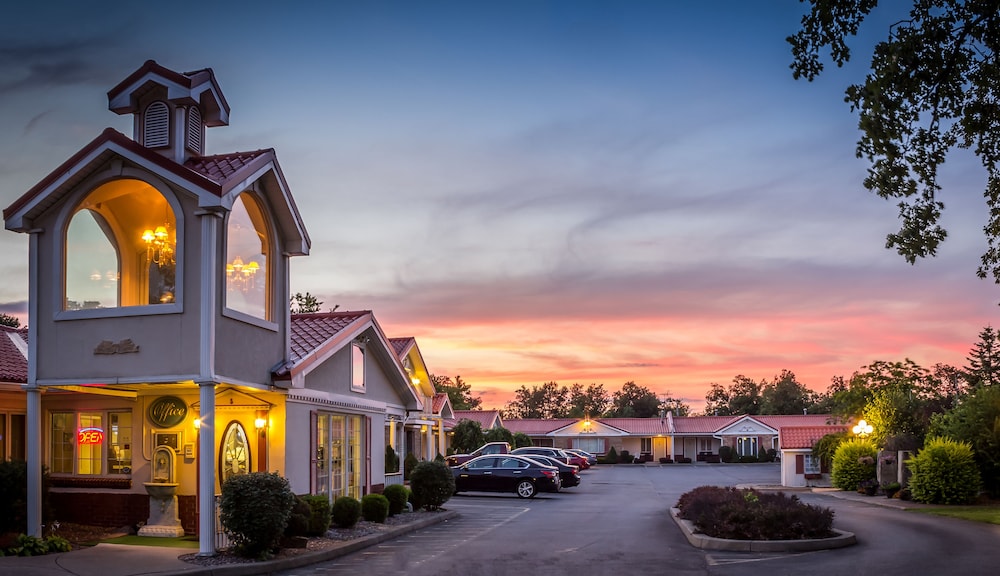 Batavia Vacations - Village Haven Inn - Property Image 1