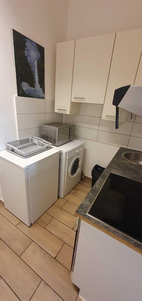 Group Stay 3 Apts Near Enkplatz