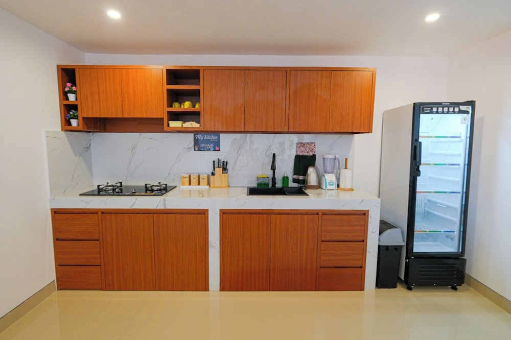 Crystal Flow Guest House & Apartment Canggu