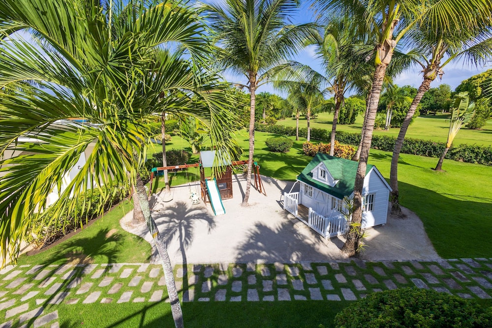 Villa Desiree 5BR Cocotal Luxury Villa Pool Maid
