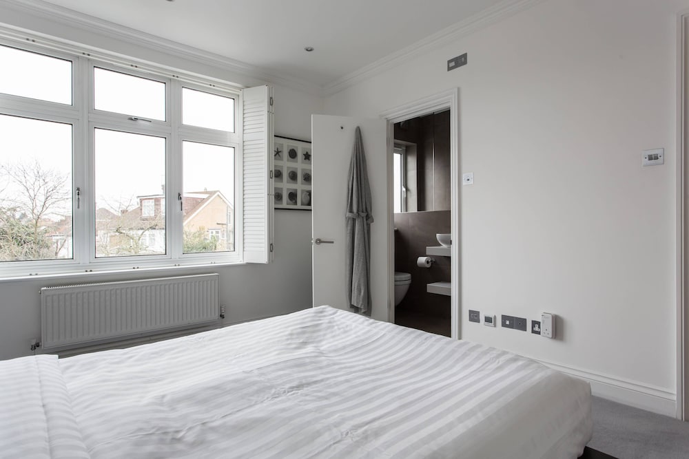 Hardinge Road by Onefinestay