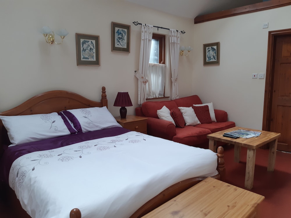 Beautiful 1-bed Cottage in Trellech view 2