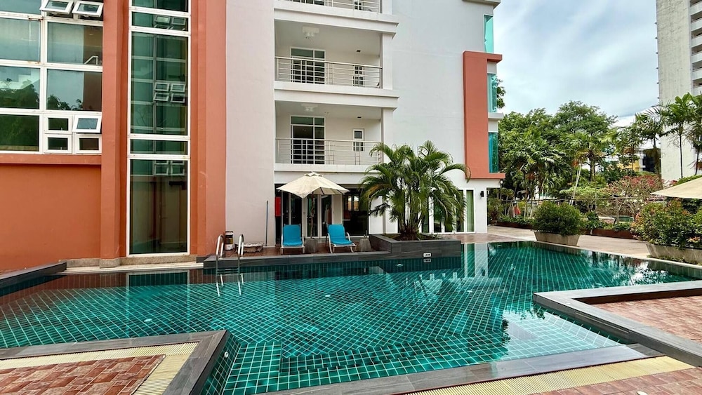 Palace - Spacious 1 Bedroom Condo With Shared Pool