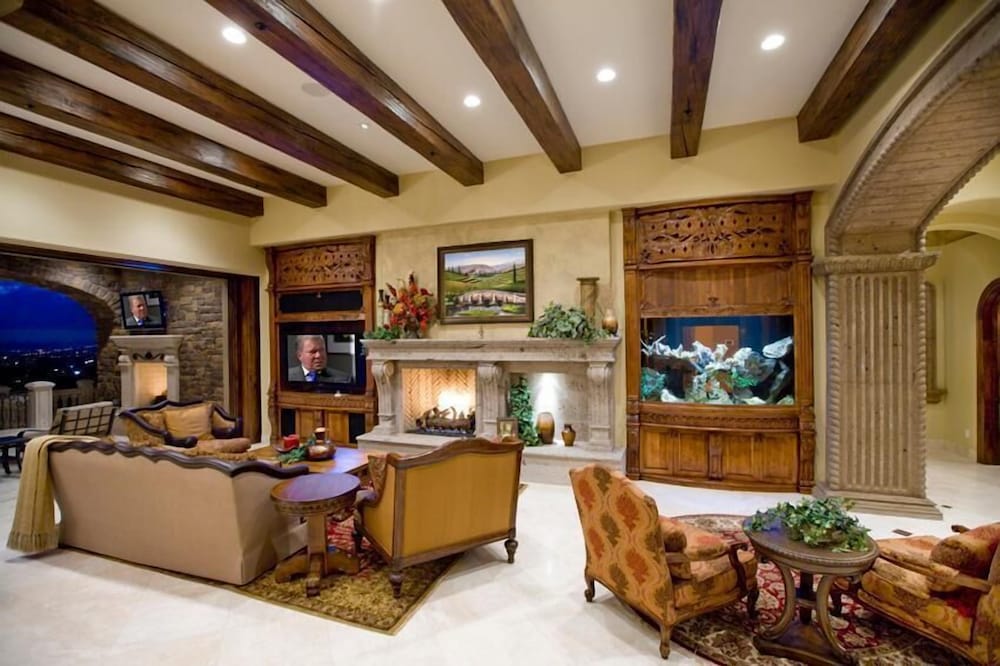 Bella Estate By Signature Vacation Rentals