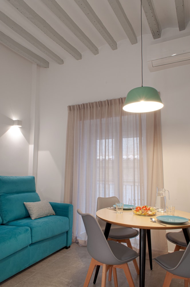 ABAL Apartments - Barrio