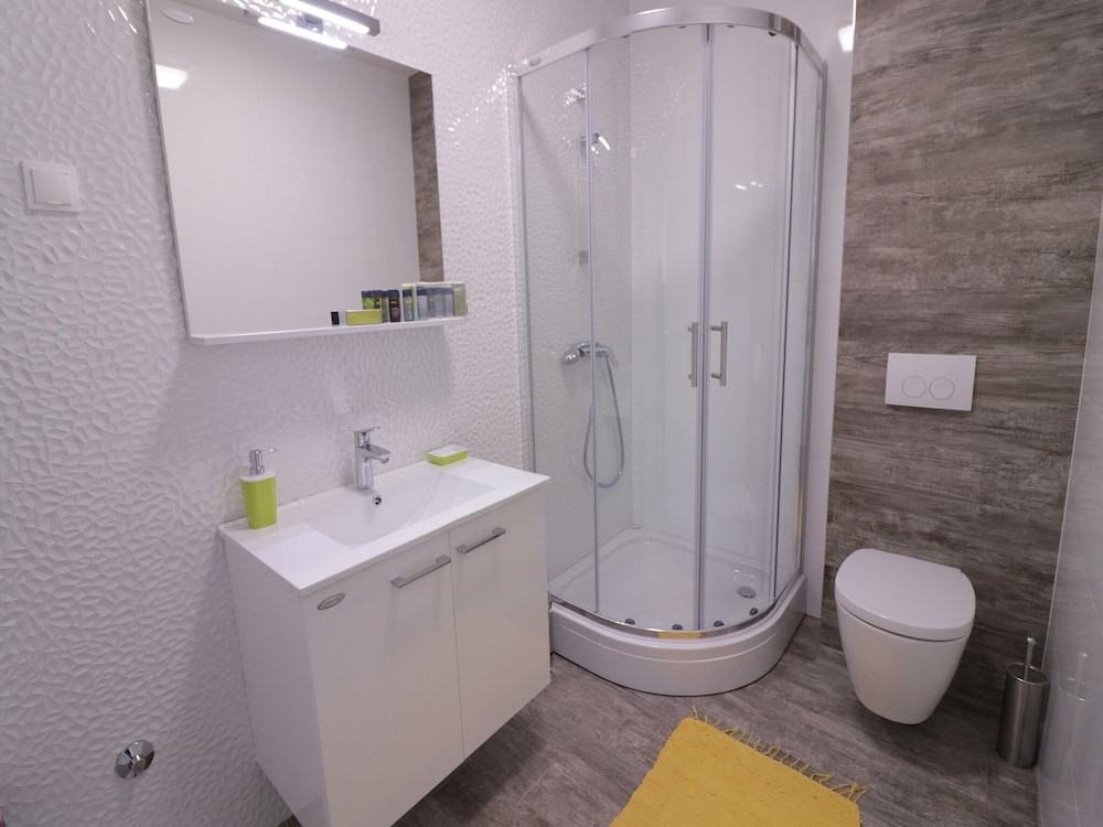 Apartments & Rooms Danivan Pool Villas B