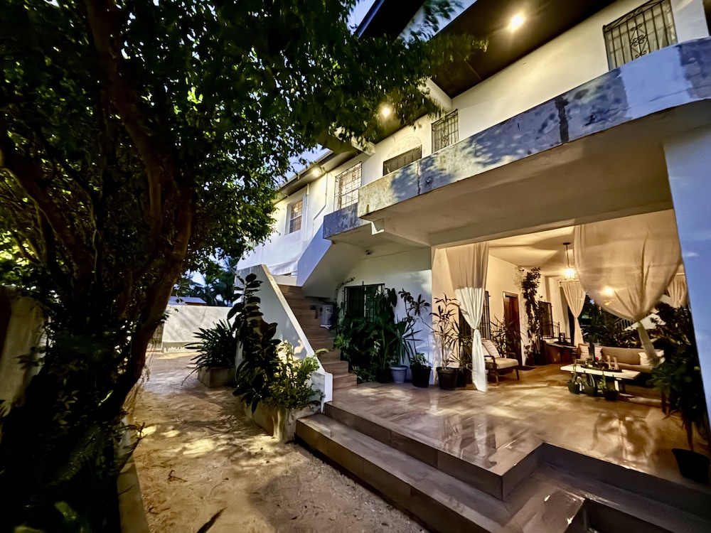 Hotel Stylish Apartments in Belize City - Image 1