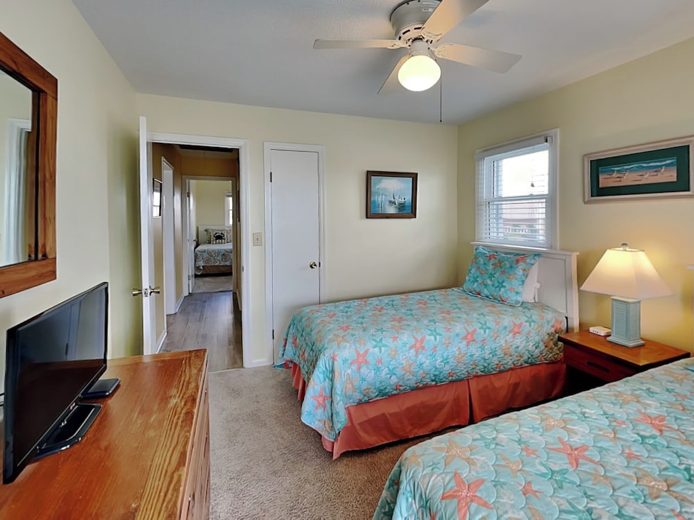 Happy Days by Topsail Realty