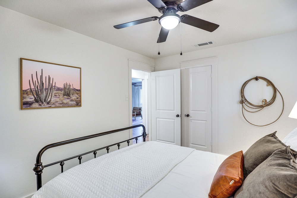 1 Mi to Texas Tech: Home w/ Large Outdoor Space!