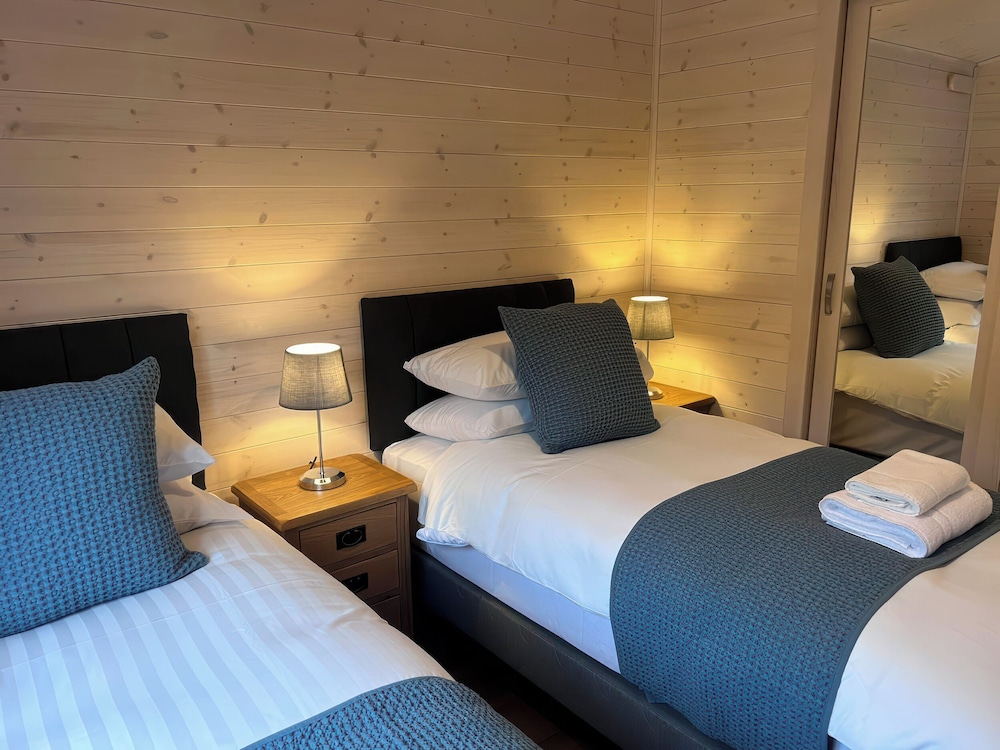 10 Chew Valley Lodge