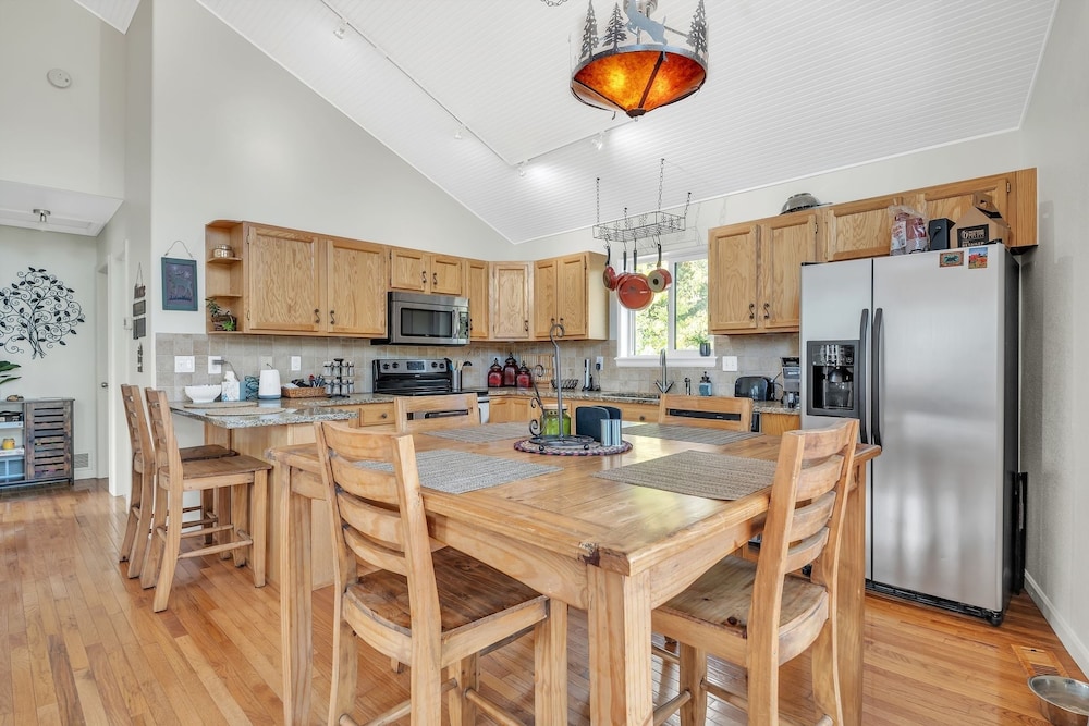 Relaxing Bailey Home 3 Bedroom Cabin
