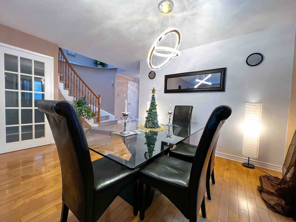 Spacious Family Home Close To Downtown With King Bed Num1