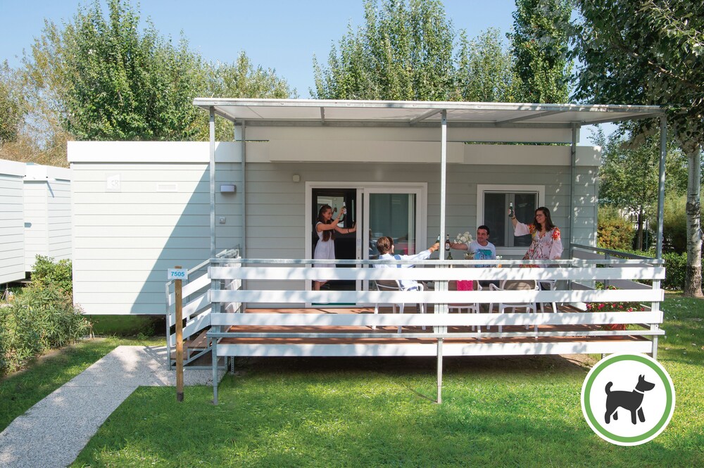 Isamar Holiday Village