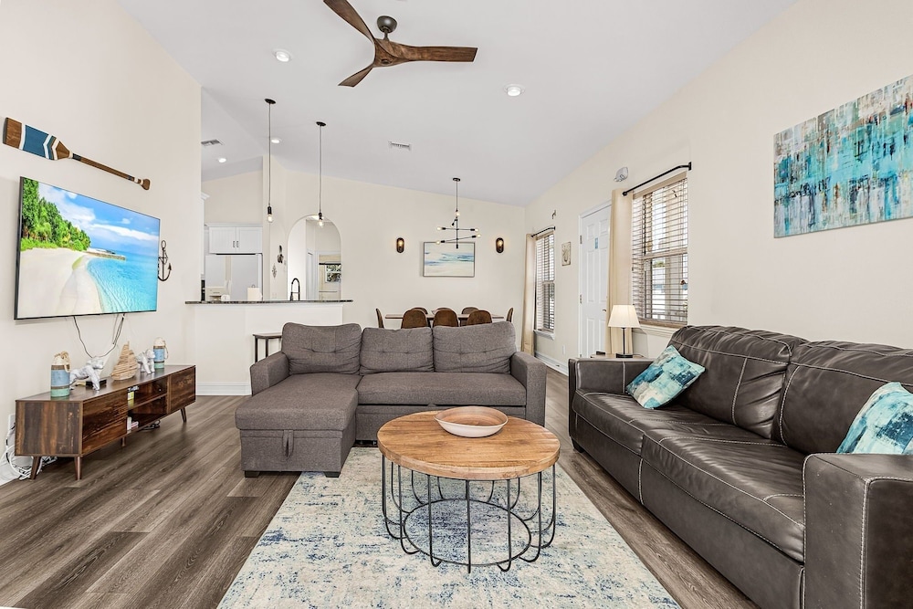 241 Miramar Waves: 3br W/ Heated Pool 3 Bedroom Home