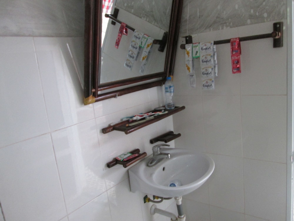 Dong Que Homestay-Tours-Motorbike, Car rental, Hiking
