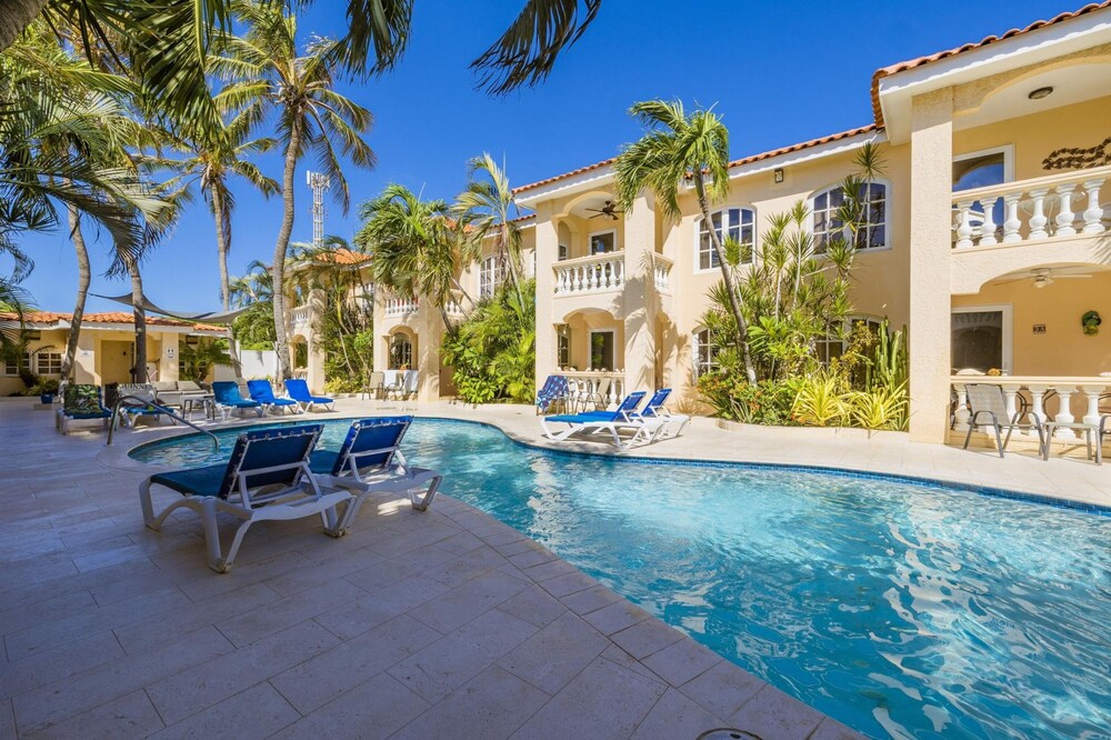 Charming Condo in Prime Location Wacamaya Condos