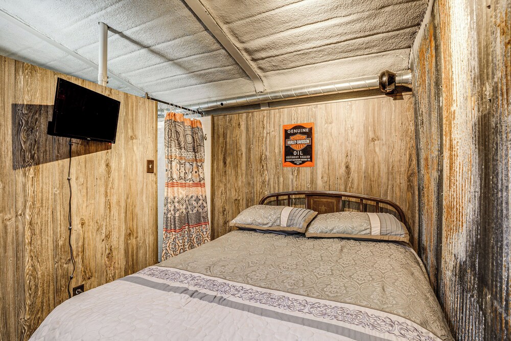 Peaceful Cabin Retreat Near Prairie Band Casino