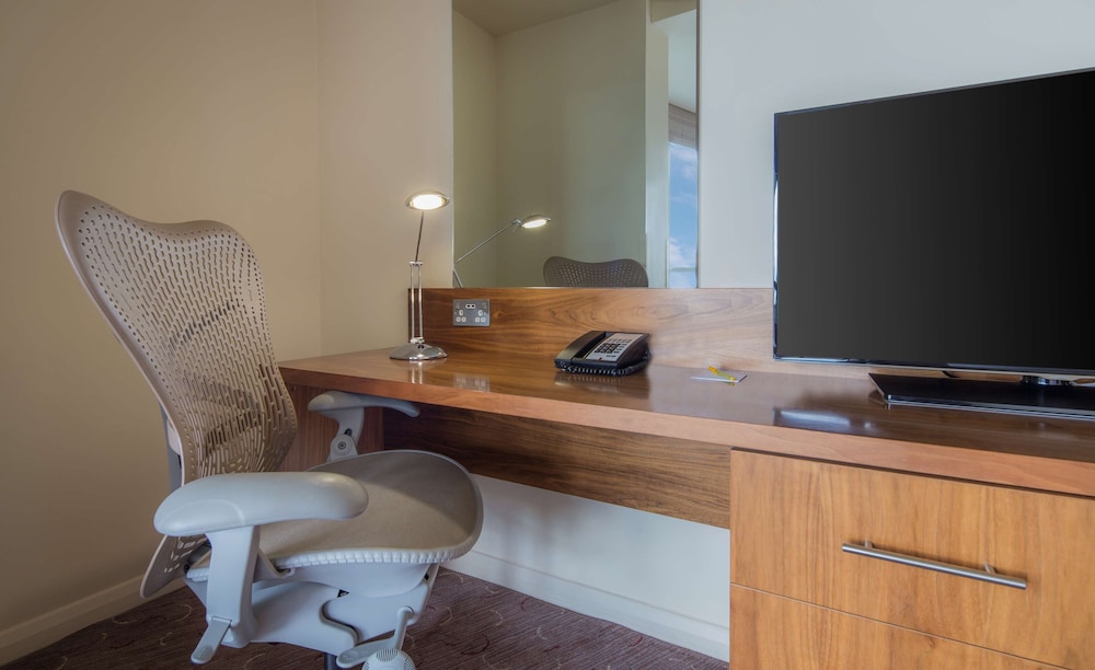 Luton Vacations - Hilton Garden Inn Luton North, United Kingdom - Property Image 79