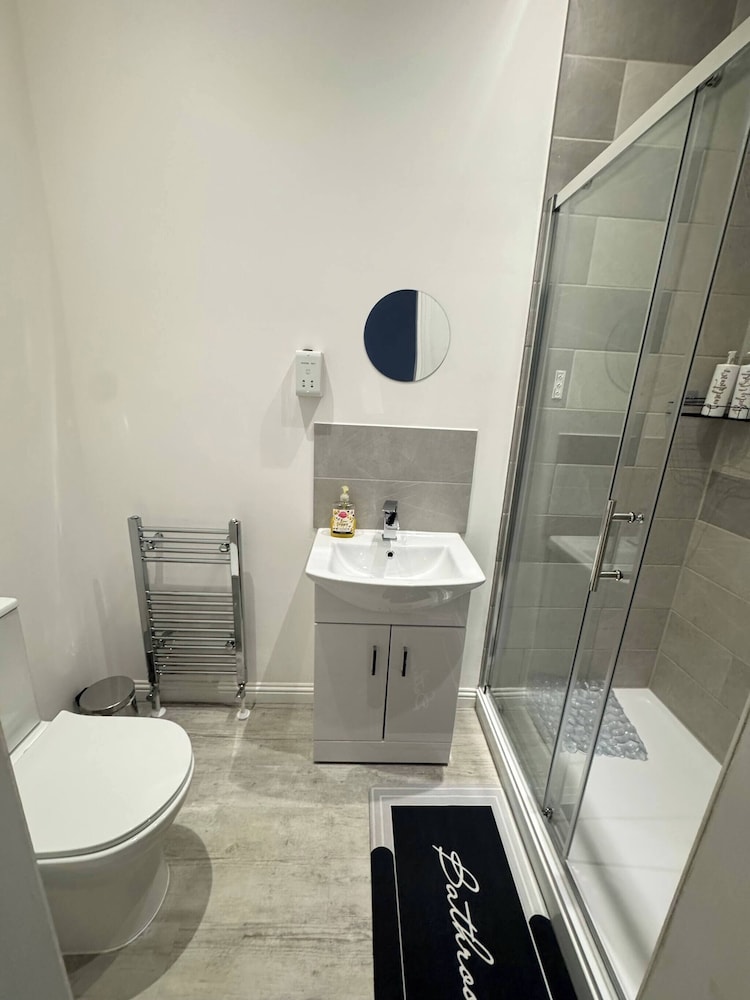 Apartment 2- 216 High Street