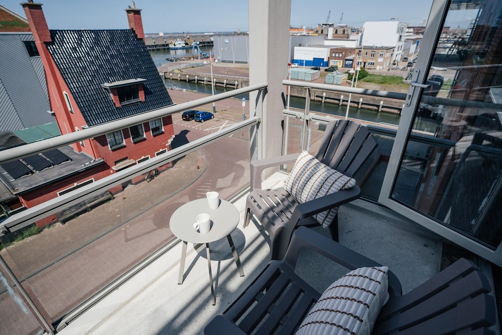 Lovely Apartment by the Beach