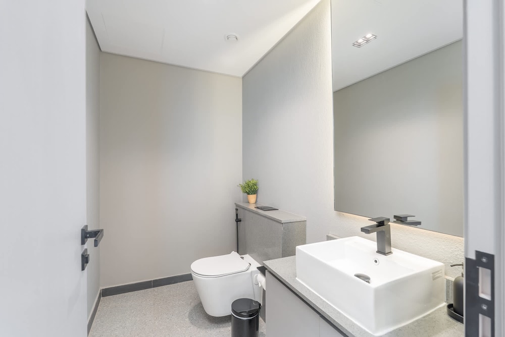 Beautiful 1 Bedroom in MBR Perfect for 4