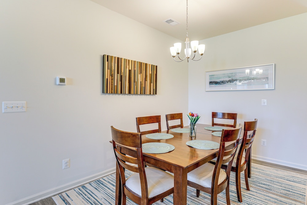 < 4 Mi to Bethany Beach Boardwalk: Family Townhome