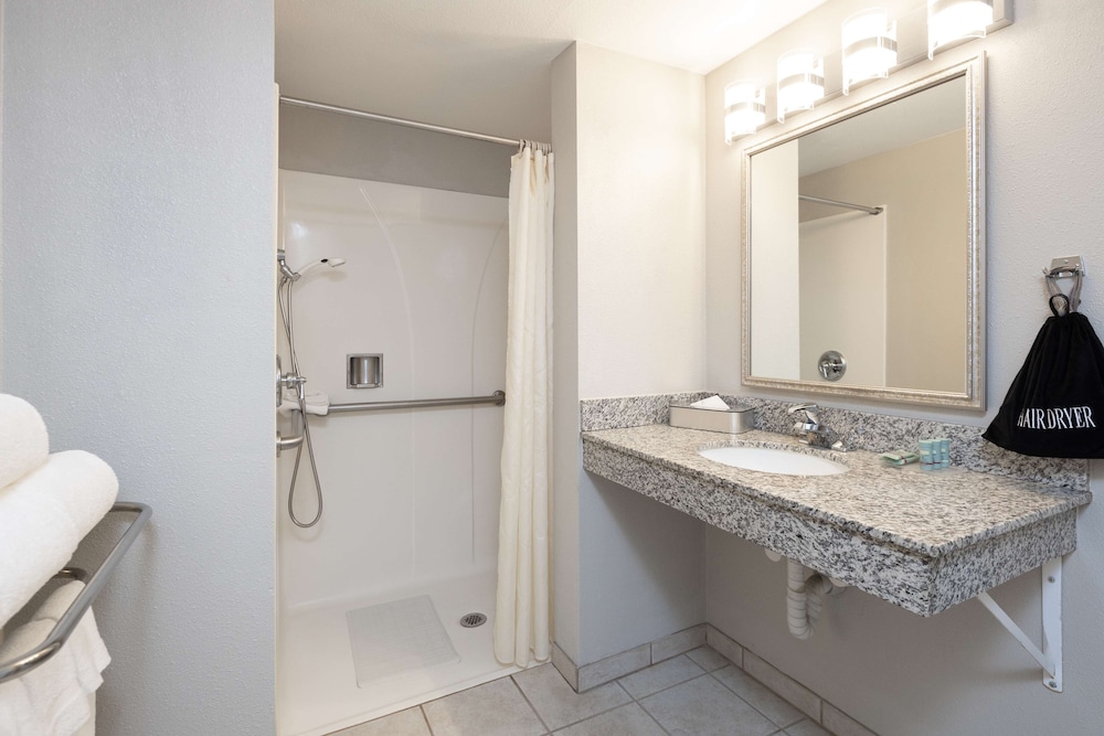 Best Western Inn  Suites San Mateo - San Francisco Airport - Property Image 3
