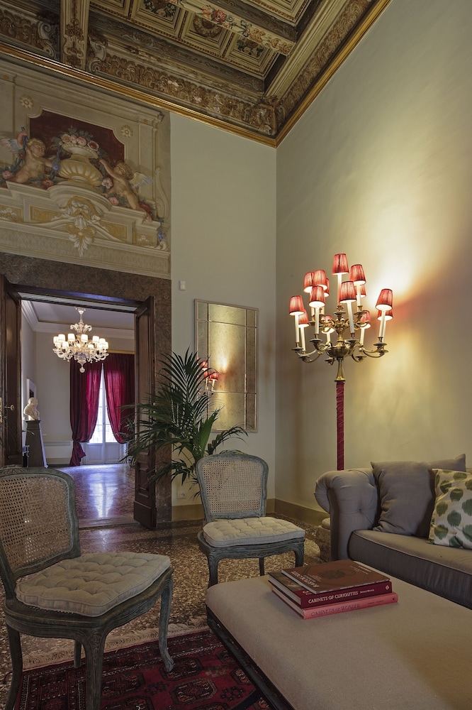 Al Palazzo del Marchese di Camugliano