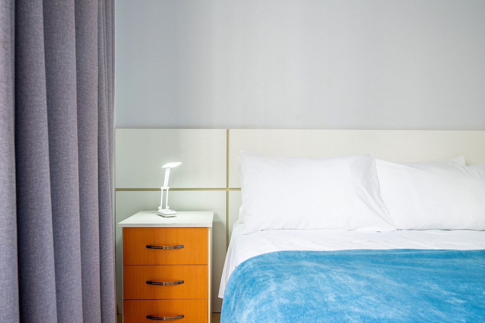 Well Equipped apt in BC Center 300m fr/ sea Ecp055