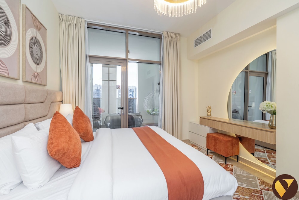Elegant 2BR Canal View Near Dubai Mall