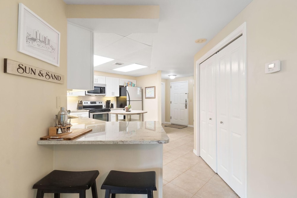 The Palms West 813