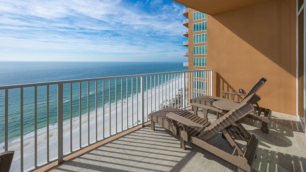 Phoenix Gulf Towers 1807 3 Bedroom Condo