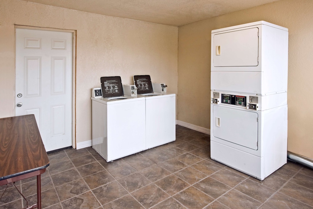 Americas Best Value Inn Garland Dallas - Property Image 10
