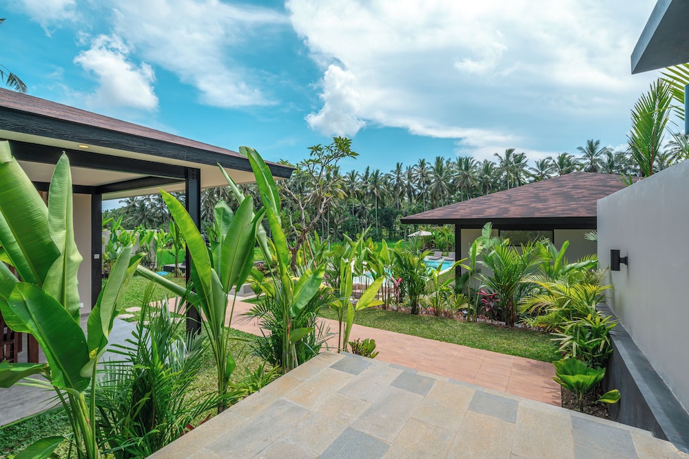 Xanadu - 5BR Ubud Designer Villa, Pool with Rice Fields Views