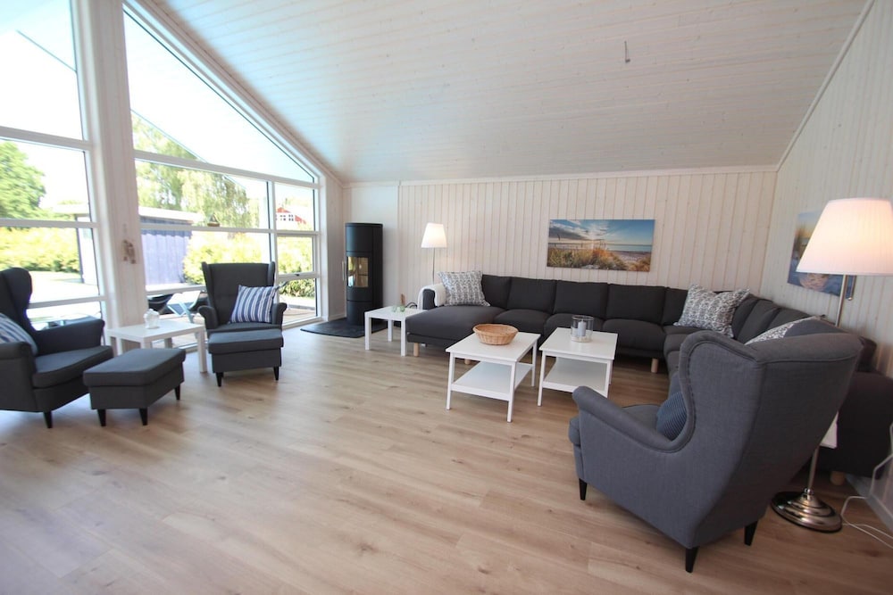 Ferienhaus mit Pool und Sauna am Duemmer See