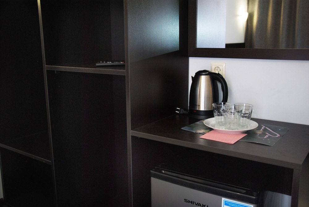 Peak Season Hotel