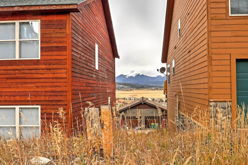 Fraser Townhome w/ Mtn Views - 6 Mi to Winter Park