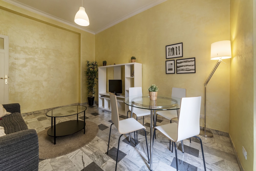 Appio Latino Cosy Flat