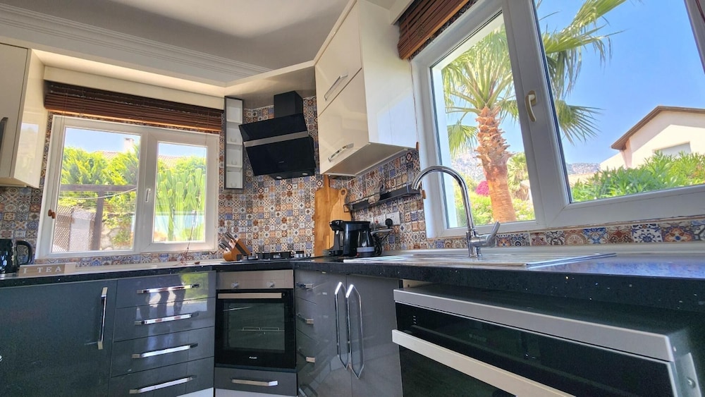 Beautiful Villa Within Easy Distance to Attraction