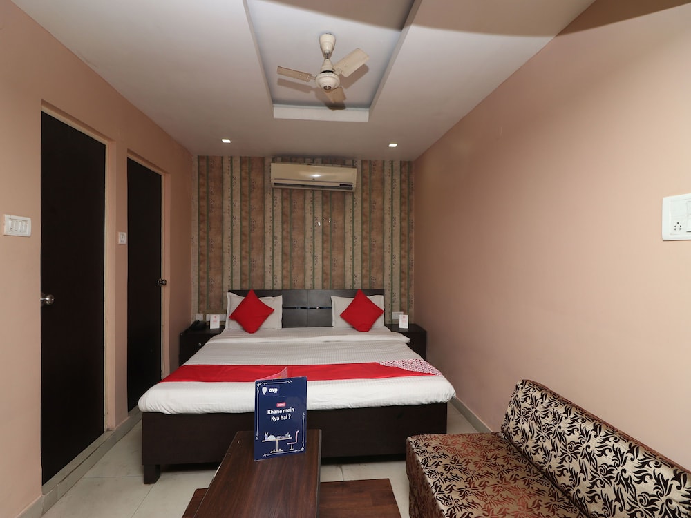 OYO 11722 Crystal Guest House